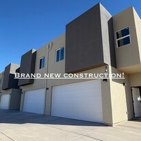 Building Photo - 701 E Elm St