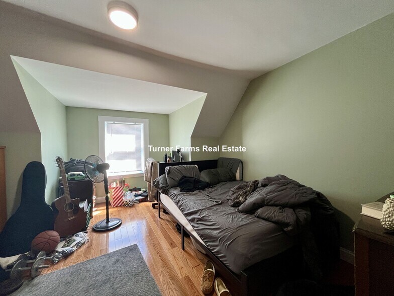 Building Photo - 43 Martin St