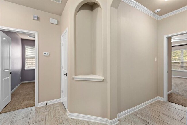 Building Photo - 880 Wild Rose Dr