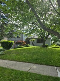 Building Photo - 2125 Ardenne Dr