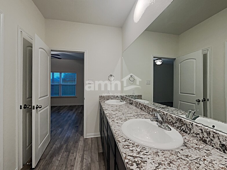 Building Photo - 1198 Treeta Trail