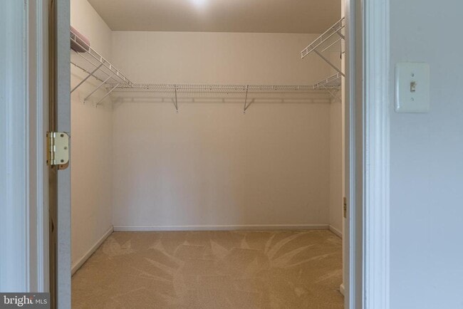 Building Photo - 127 Horseshoe Dr