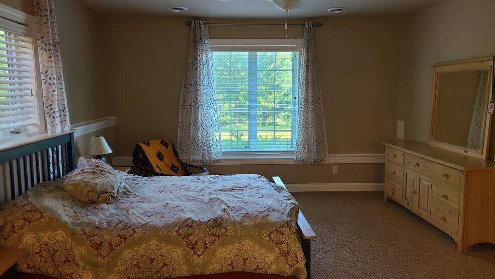 Building Photo - 2116 Peaceful Valley Pky