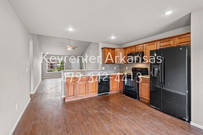 Building Photo - Gorgeous 4 bedroom home!