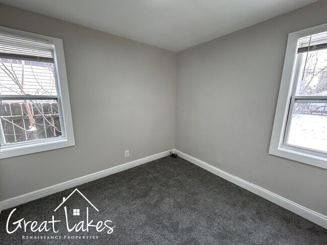 Building Photo - Lovely 3 Bedroom 1 Bathroom now available for rent