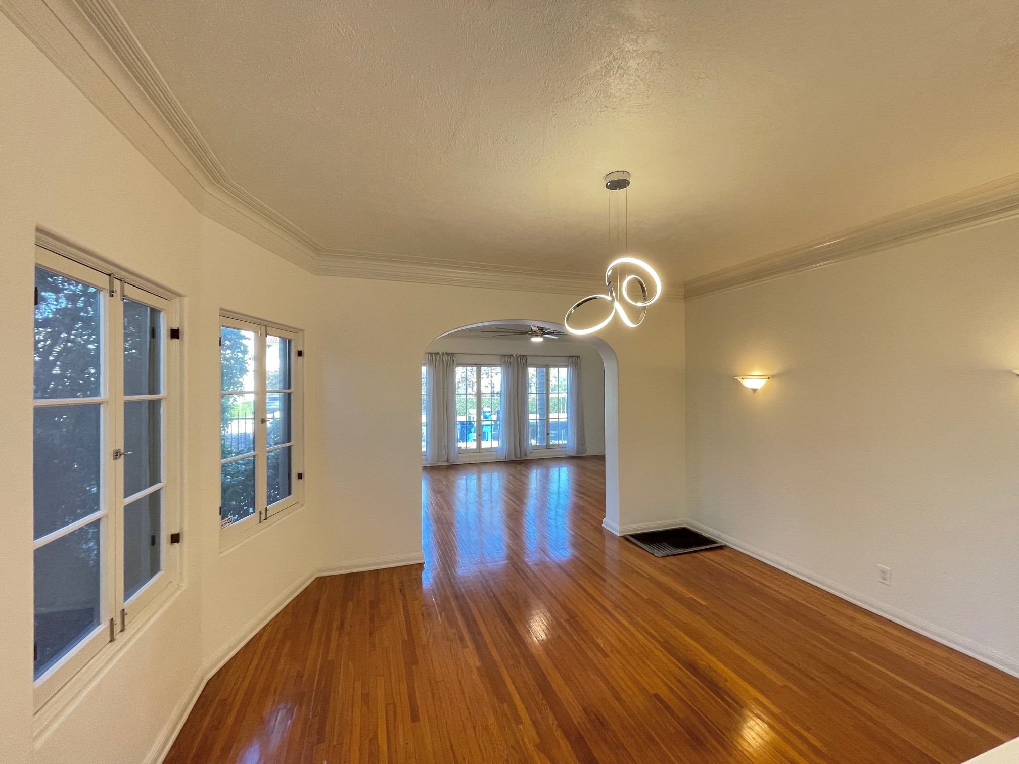 Building Photo - 1035 Meadowbrook Ave