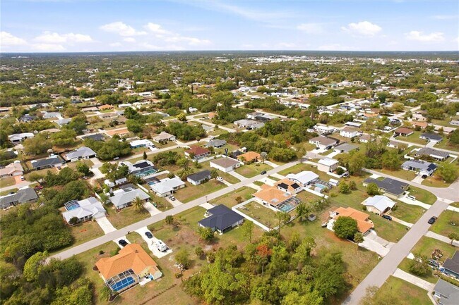 Building Photo - 870 Columbia St