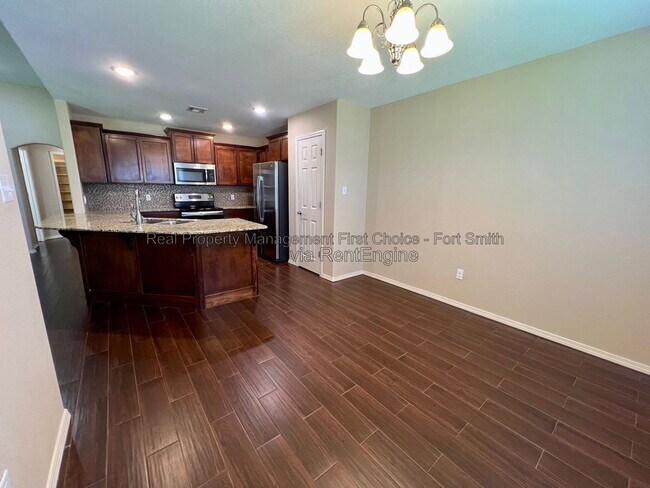 Building Photo - 507 Ridge Point Dr