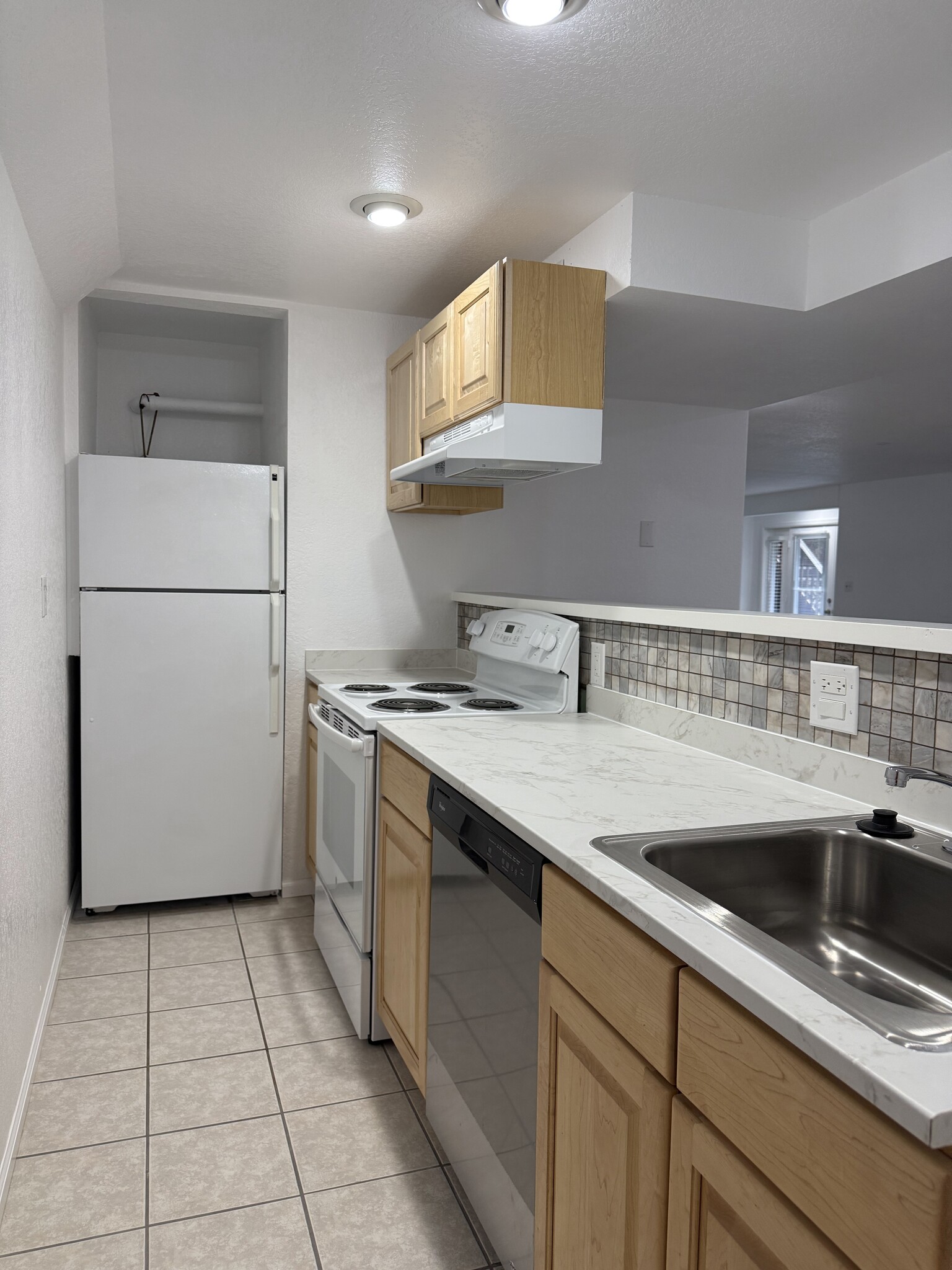 Building Photo - 2570 Paintbrush Ln