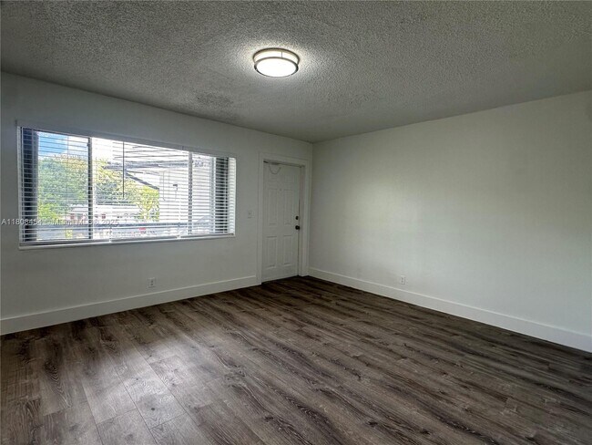 Building Photo - 2401 NW 9th Ave