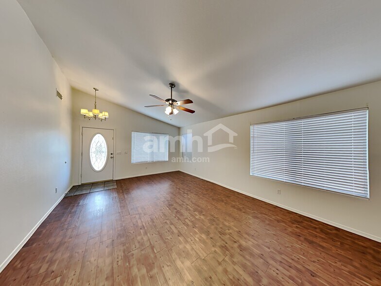 Building Photo - 1303 N Balboa Dr