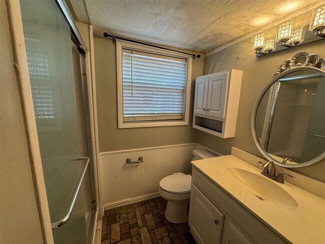 Building Photo - 1213 Idlewood Dr