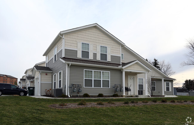 Building Photo - Streetsboro Townhomes