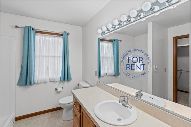 Building Photo - 3263 Silverwood Dr