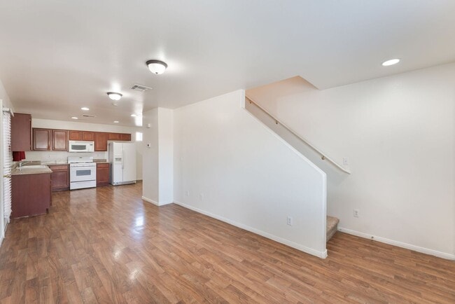 Building Photo - Cozy 3-Bedroom with Spacious Backyard!