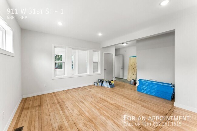 Building Photo - 911 W 31st St