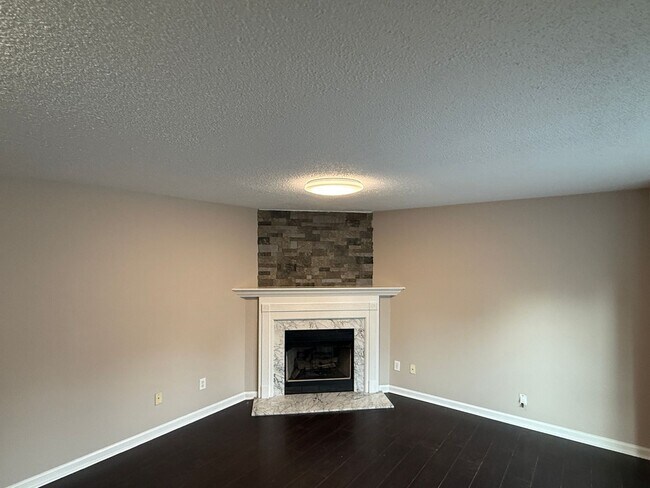 Building Photo - 5040 Falling Creek Ln