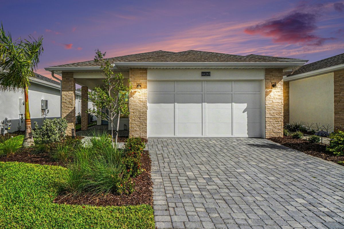 Building Photo - 44283 Panther Dr