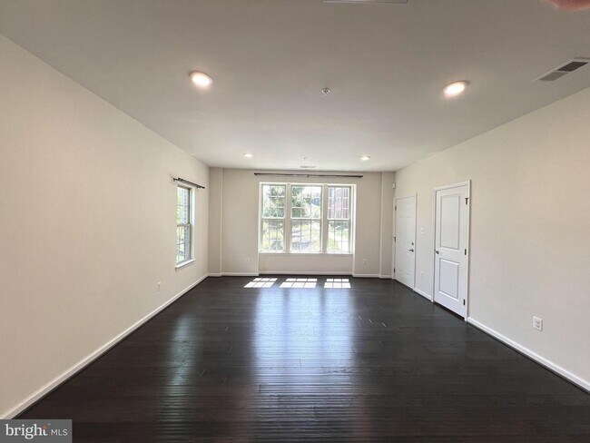 Building Photo - 8005 Orchard Grove Rd