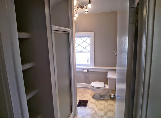 Building Photo - LOCATION LOCATION!! Coveted City Park neighborhood! Move in special $500 off 1st months' rent!