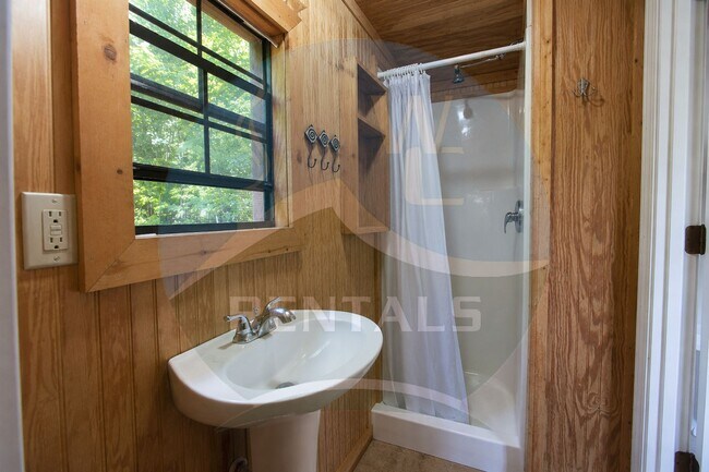 Building Photo - 108 Loveland Vis