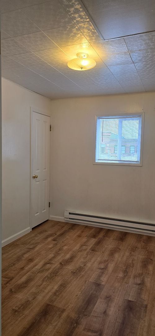 Building Photo - 2 Bedroom up stairs apartment