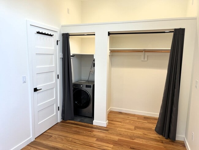 Building Photo - Sunny, Charming Pet-Friendly Brand New 2025 1 Bedroom Home for Lease in Blue Lake, CA