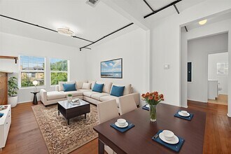 Building Photo - 2602 Isabella St