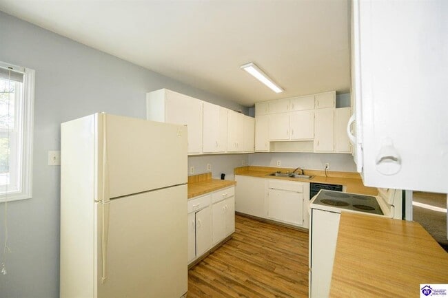 Building Photo - 5113 Rineyville Rd