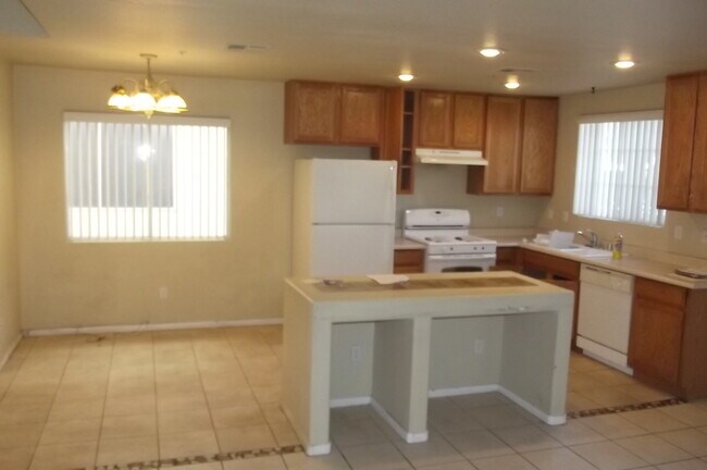 Building Photo - Condo in Gated Genevieve Court