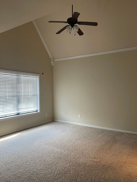 Building Photo - Stephanie Ct. Townhome