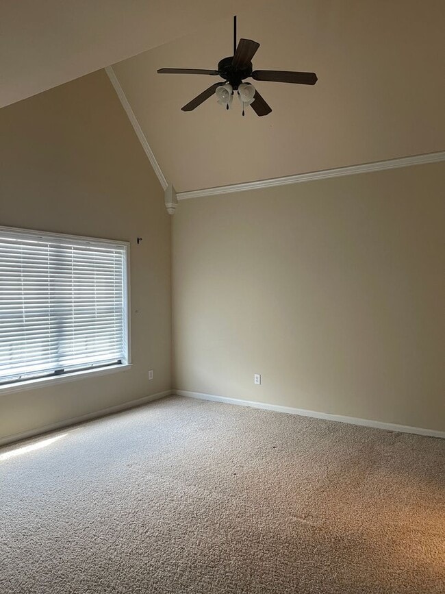 Building Photo - Stephanie Ct. Townhome