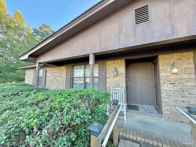 Building Photo - 1469 E Johnson Ave