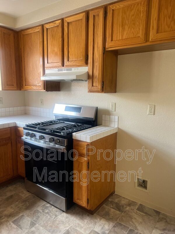 Building Photo - 411 Dickey Ct