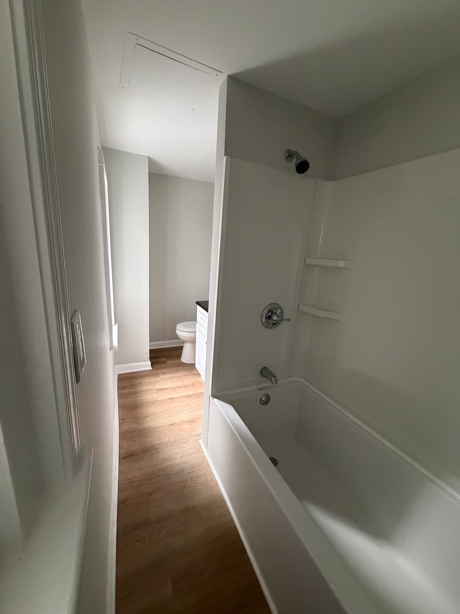 Building Photo - 531 W John St