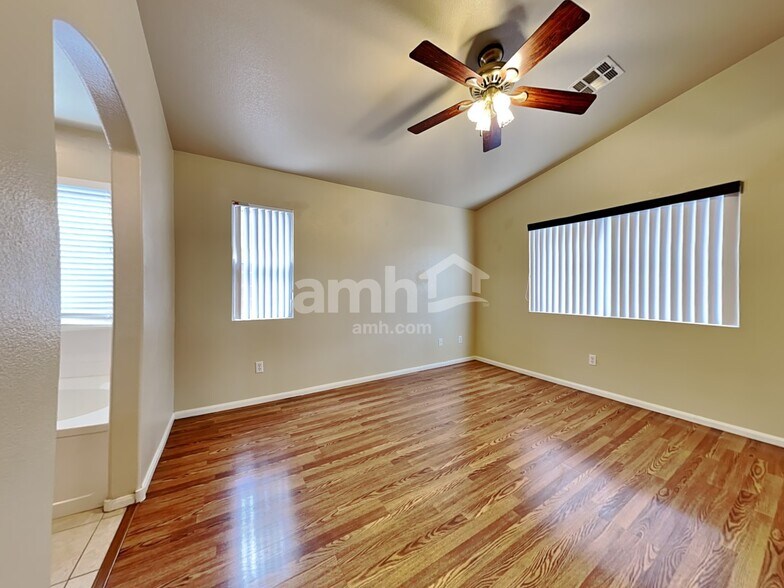 Building Photo - 909 Ortega Hill
