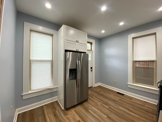 Building Photo - Harrison West 2 Bedroom
