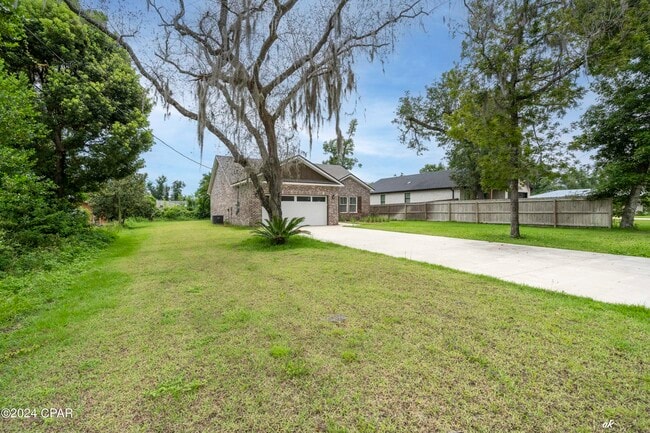 Building Photo - 4447 Huckleberry Ln