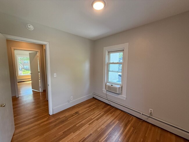 Building Photo - Beautiful 5 Bed 3 Bath Single Family Home ...