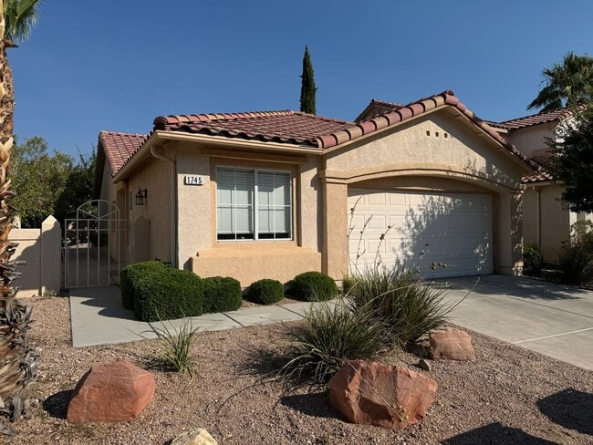 Primary Photo - Single Story Home In The Heart Of Summerli...