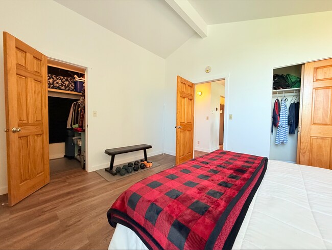 Building Photo - Beautiful One-Bedroom Condo near the Heart of Downtown SLC!