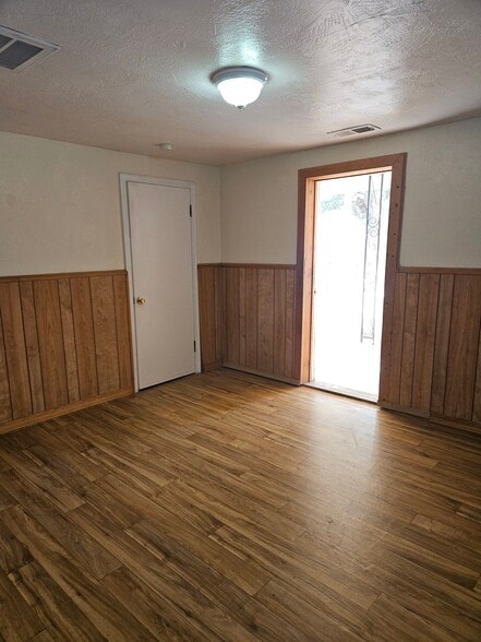 Building Photo - 1016 Goff Blvd SW