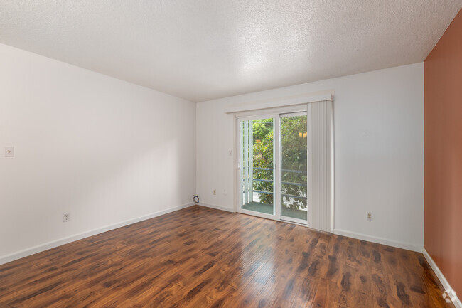 2BR, 1BA - 700SF - Marquam Terrace Apartments