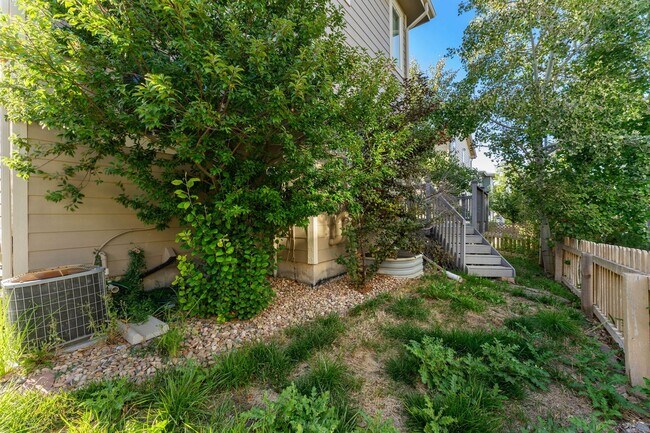 Building Photo - The Hearth of Highlands Ranch - 3bed + off...