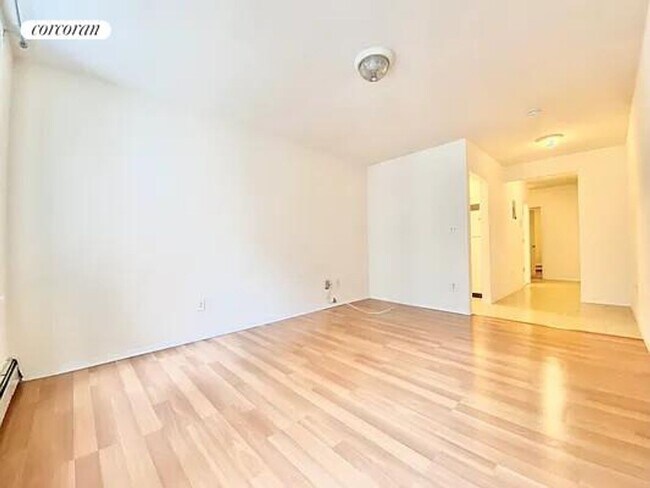 Building Photo - 524 W 50th St