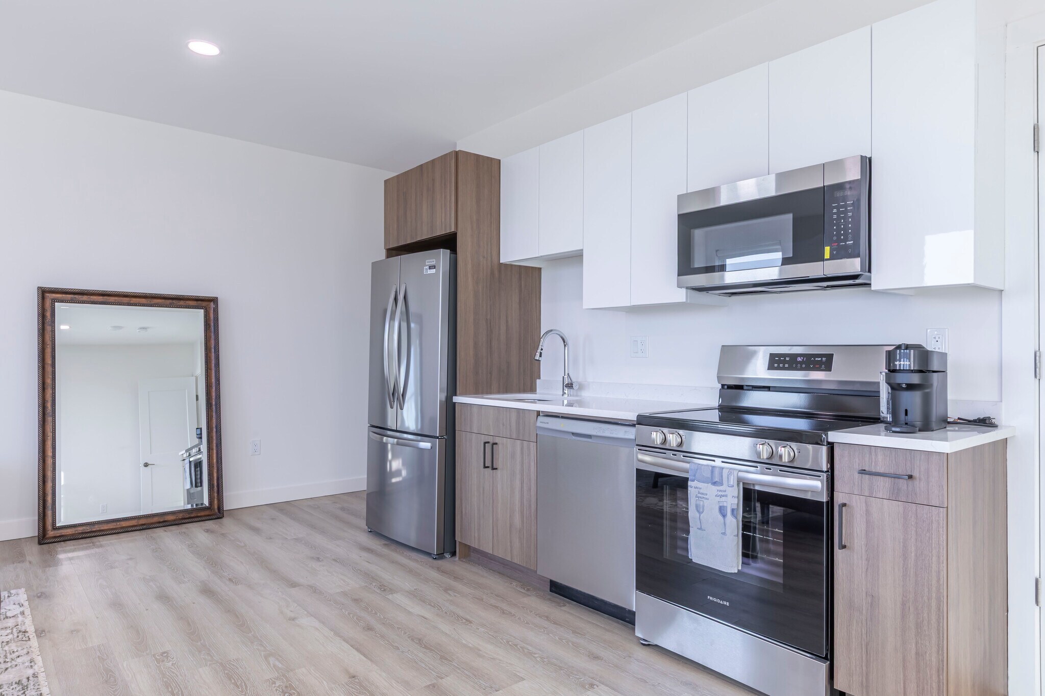 Building Photo - 319 Broadway