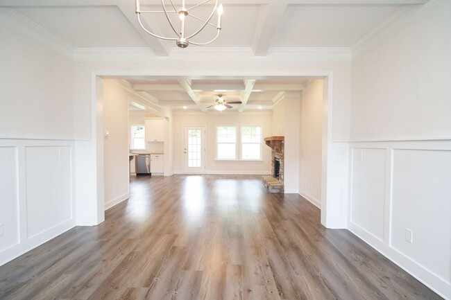 Building Photo - Available now!  Luxury Living in Martinez!...