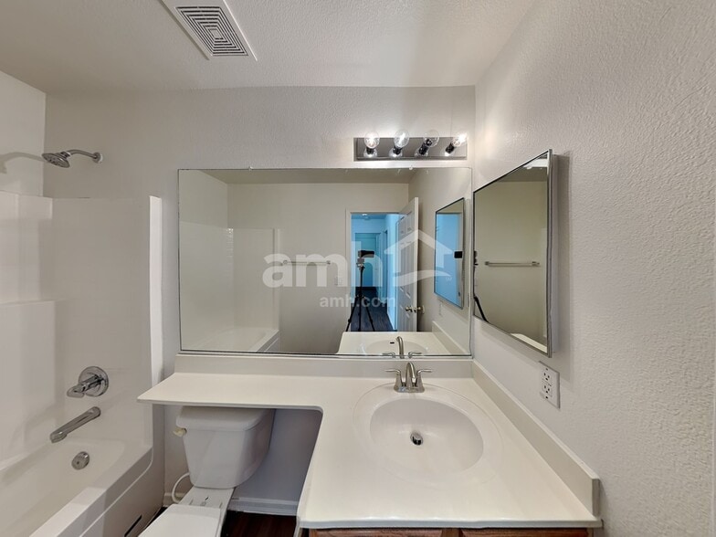 Building Photo - 2037 N 107th Dr