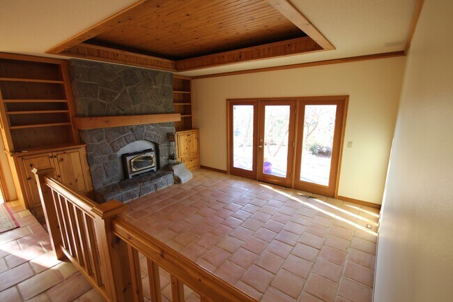Building Photo - Custom Built Home in a Country Setting, 3 ...