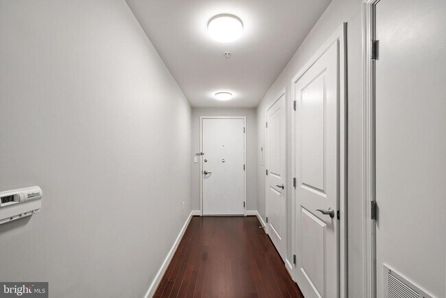 Building Photo - 157 Fleet St